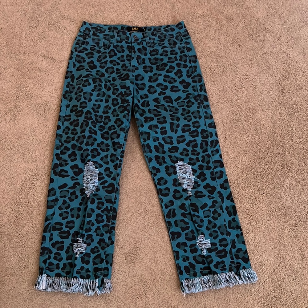 LIKE NEW!!! Animal print distressed ankle jean